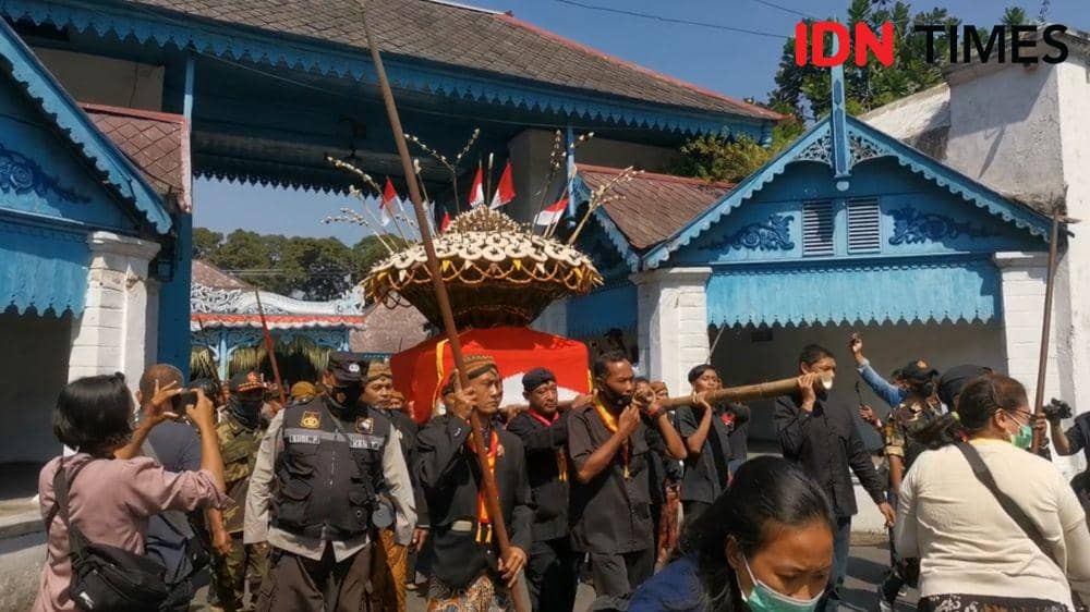 Tradisi Grebeg Besar di Keraton Surakarta. (IDN Times/Larasati Rey)