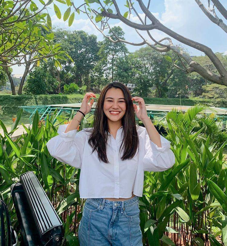 OOTD hangout Aaliyah Massaid (instagram.com/aaliyah.massaid)
