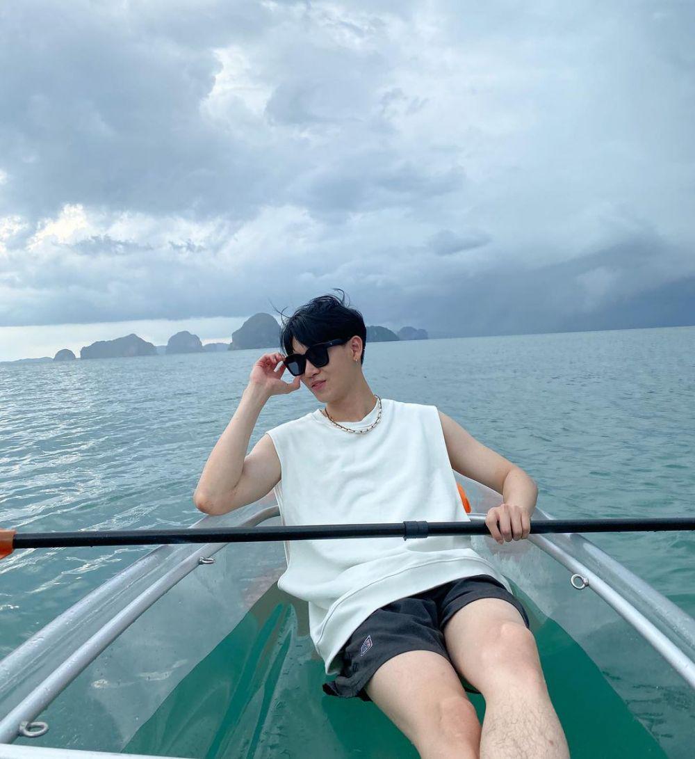 ide OOTD untuk ke pantai ala Yin Anan (instagram.com/yinyin_anw)