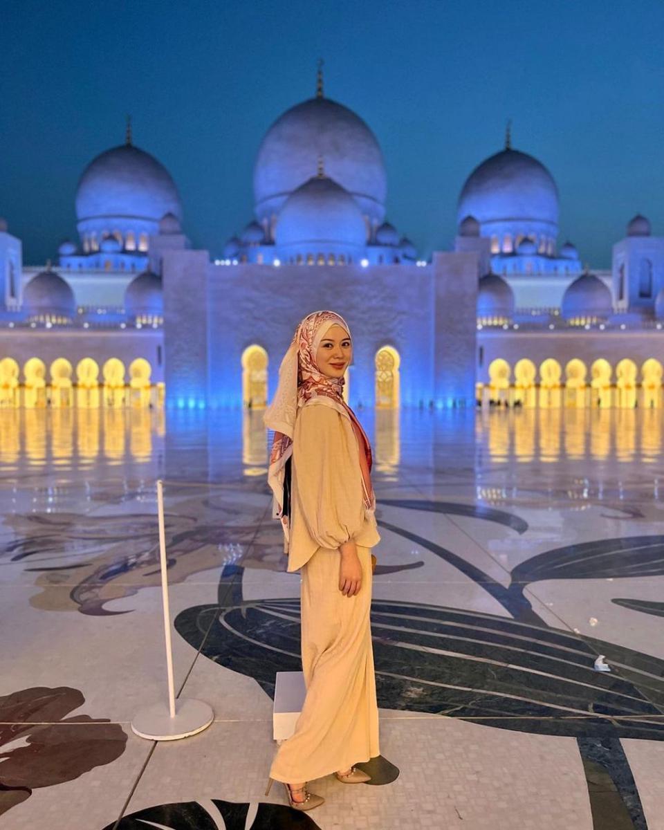 Ayana di Abu Dhabi (instagram.com/xolovelyayana)