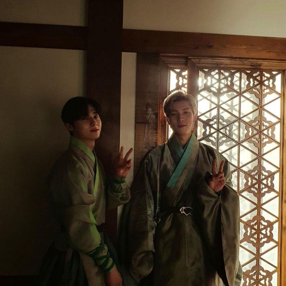 Hwang Minhyun dan Yoo In Soo di balik layar drama Alchemy of Souls (instagram.com/optimushwang)