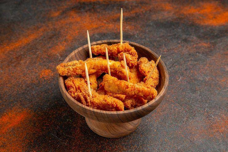 ilustrasi ayam keripik kentang (freepik.com/KamranAydinov)