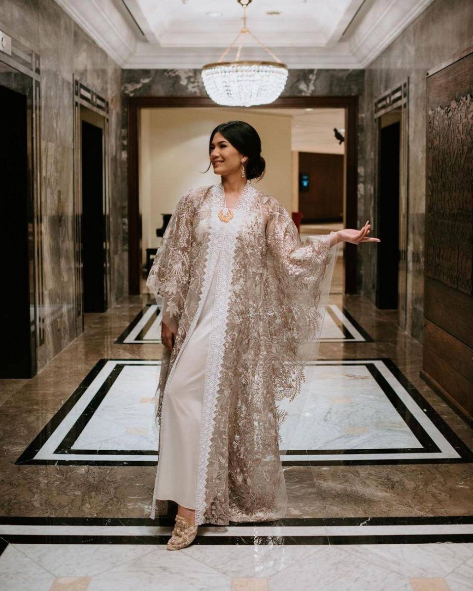 Gaya kondangan istri Judika (instagram.com/duma_riris)
