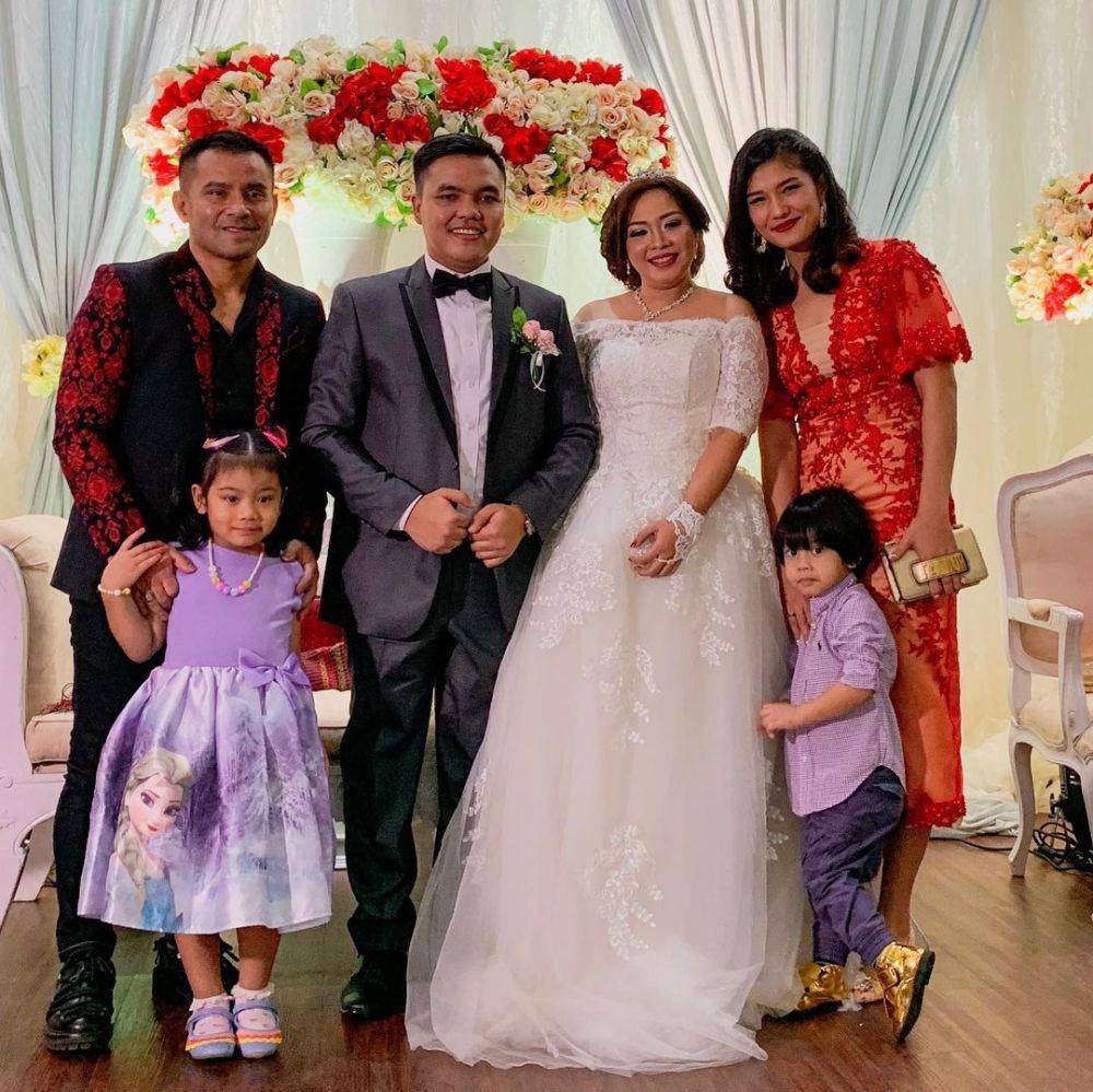 Gaya kondangan istri Judika (instagram.com/duma_riris)