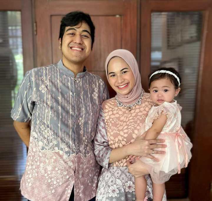 Nadhira dan keluarga (instagram.com/nadhiraafifa)