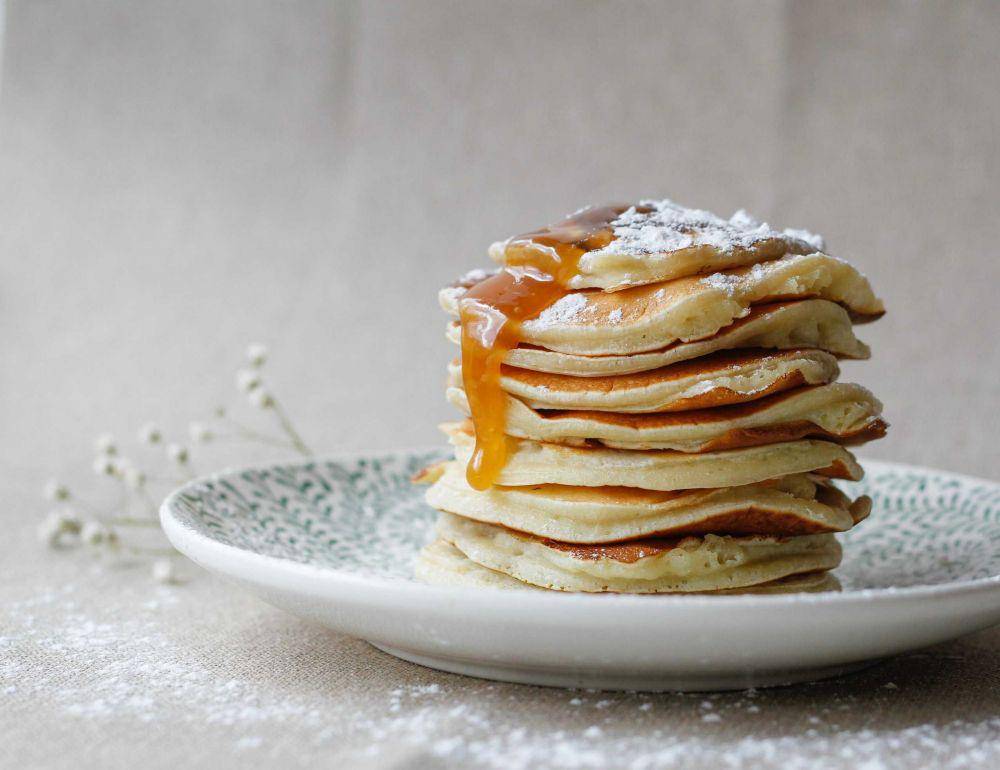 ilustrasi pancake (unsplash.com/@annazarodesign)