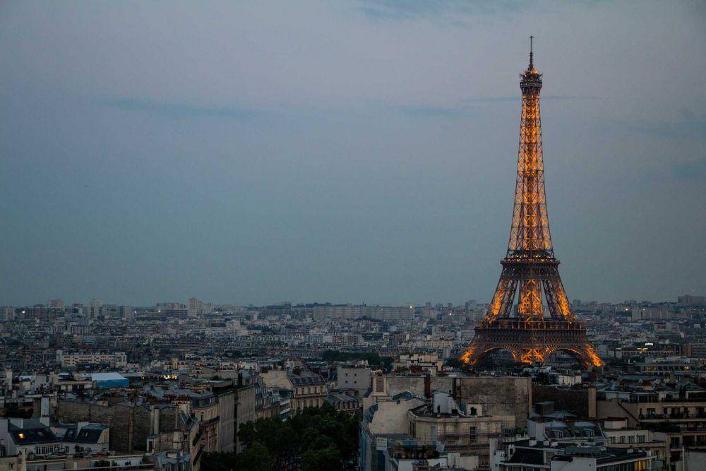 ilustrasi Menara Eiffel (unsplash.com/@rafaelks)