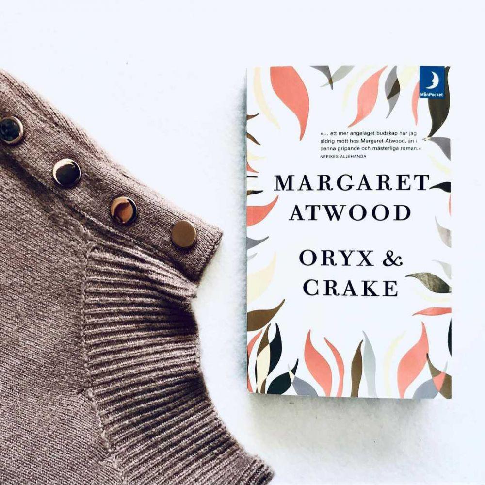 Oryx & Crake by Margaret Atwood (instagram.com/narniakan)