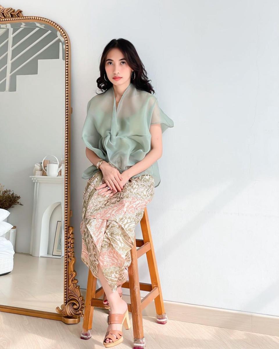 ide outfit kondangan kekinian dengan kebaya modern (instagram.com/yusilupitadewi)