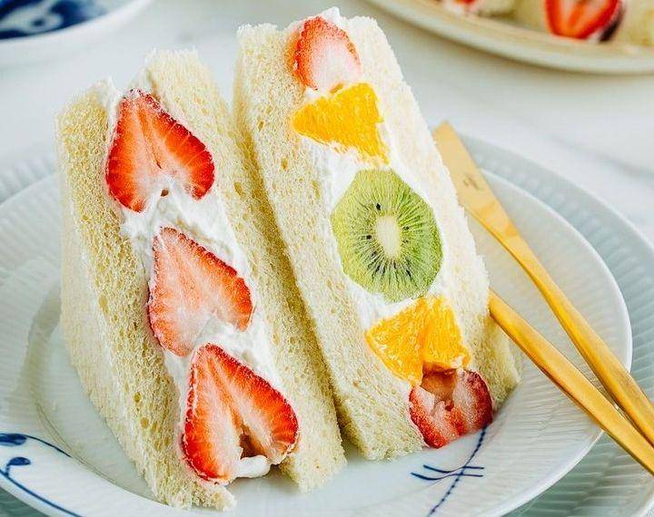 fruit sando (instagram.com/justonecookbook)