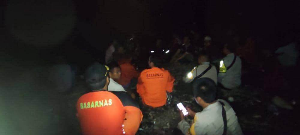 Tim SAR gabungan saat melakukan pencarian. (Dok. SAR Mataram)