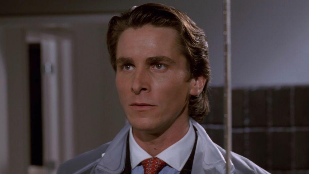 Christian Bale sebagai Patrick Bateman. (slashfilm.com)