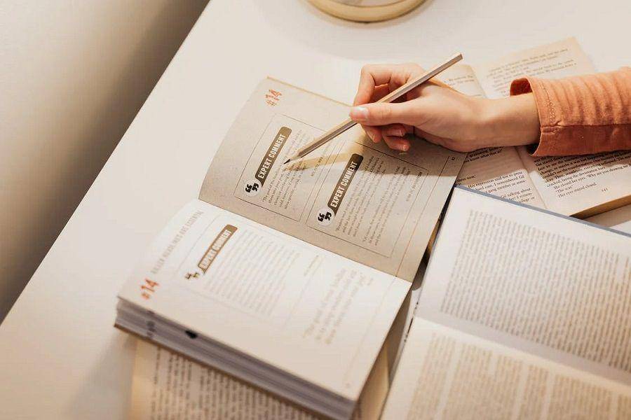 Ilustrasi buku pelajaran (pexels.com/Karolina Grabowska)