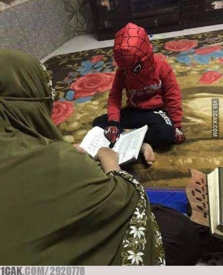 Spiderman tinggal di Indonesia (instagram.com/1.cakk)