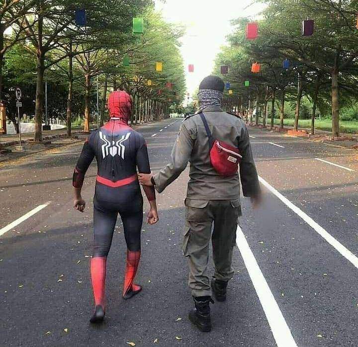 Spiderman tinggal di Indonesia (instagram.com/awreceh)