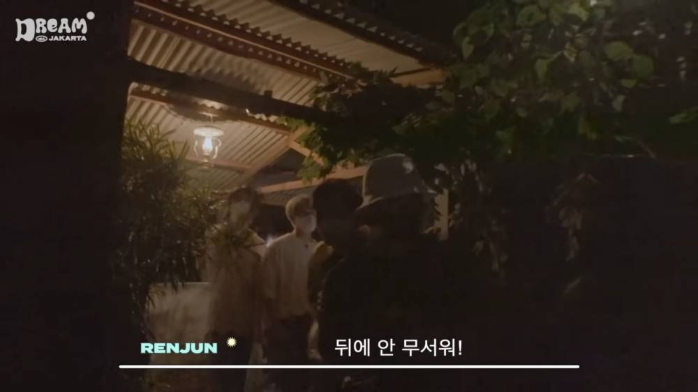 potret NCT Dream di wahana KKN di Desa Penari (dok.YouTube/NCT DREAM)