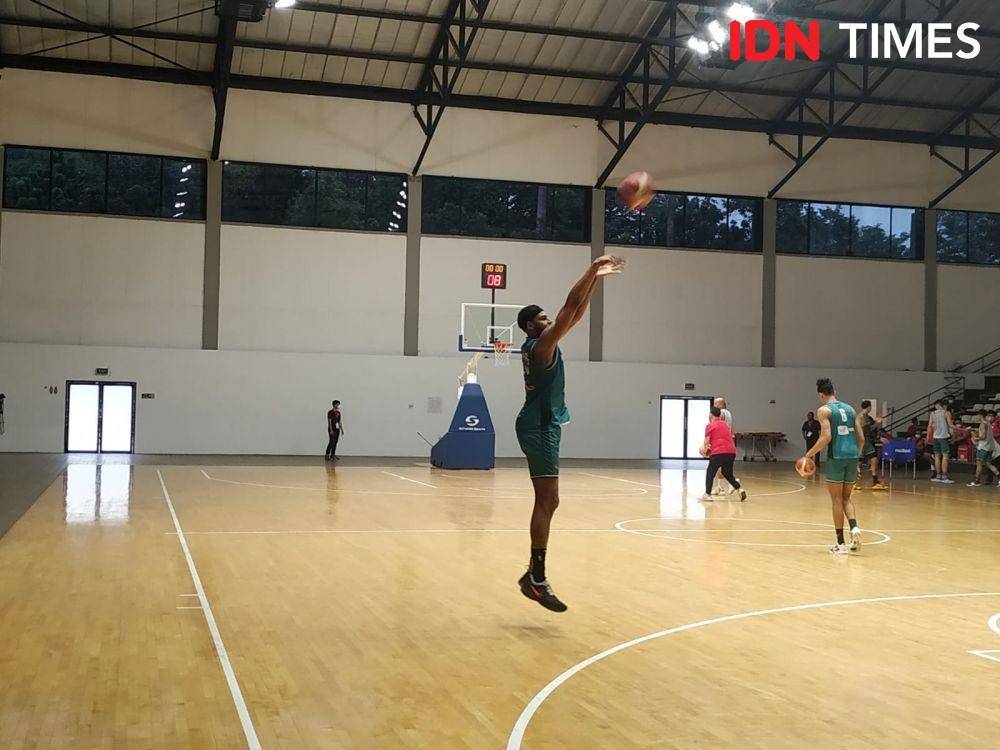 Marques Bolden di latihan Timnas Basket Indonesia. (IDN Times/Sandy Firdaus)