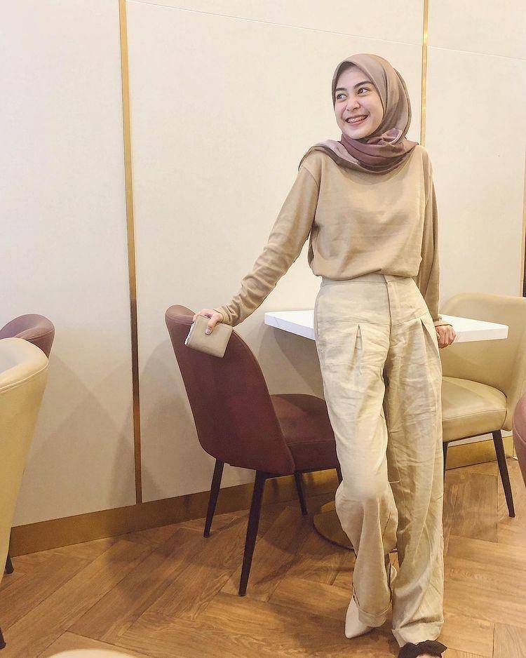 OOTD cewek bumi ala Dianty Annisa (instagram.com/diantyy.a)