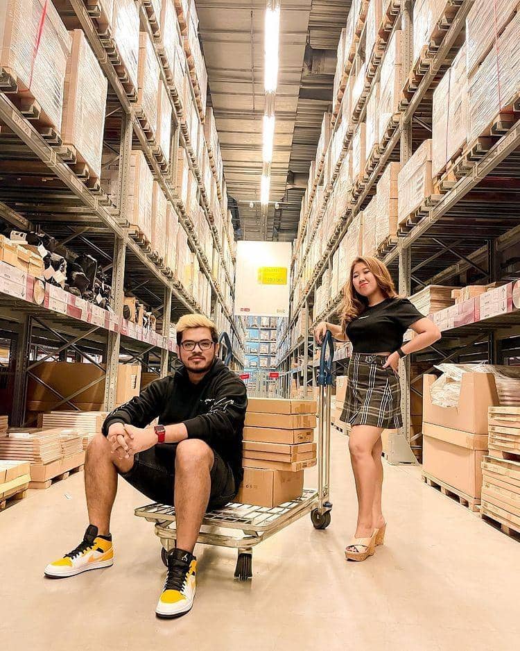 padu padan rok pendek ala Kiky Saputri (instagram.com/kikysaputrii)