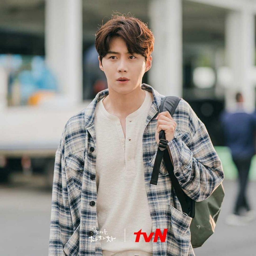 Kim Seon Ho di drama Hometown Cha Cha Cha (instagram.com/tvn_drama)
