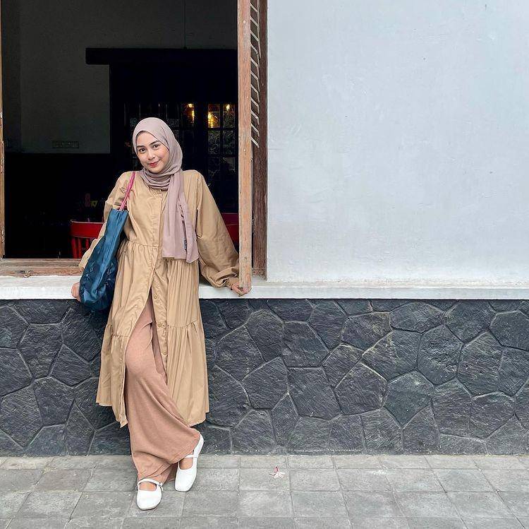 OOTD cewek bumi ala Dianty Annisa (instagram.com/diantyy.a)