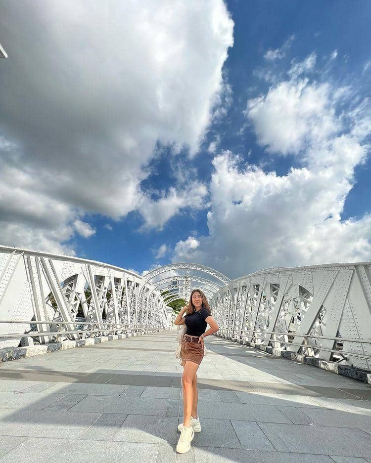 padu padan rok pendek ala Kiky Saputri (instagram.com/kikysaputrii)