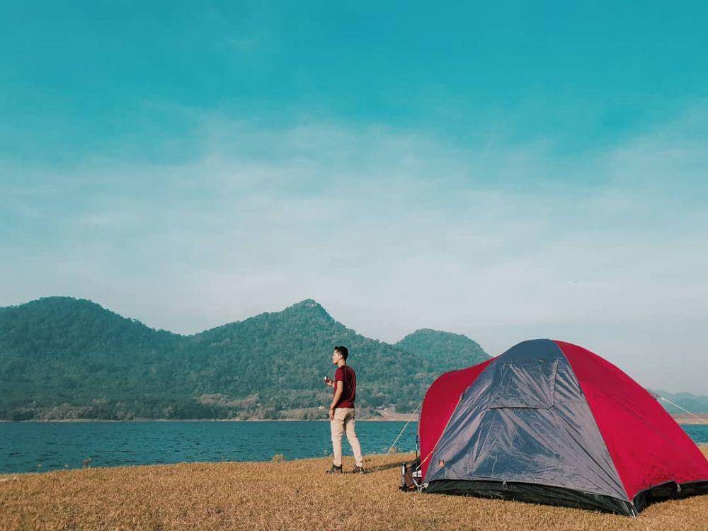 Camping Ground Parang Gombong (instagram.com/vizalist)
