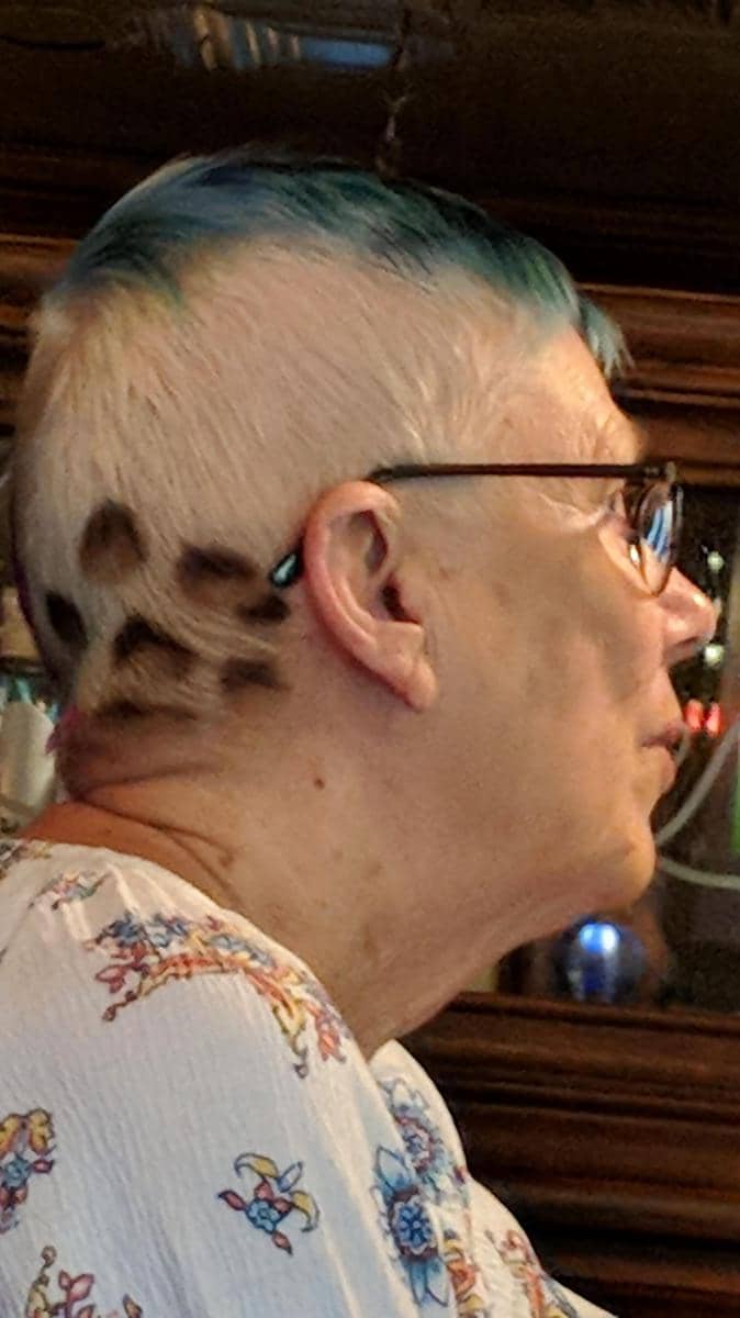 potret gaya rambut nyeleneh (reddit.com/user/KielbasaTime)