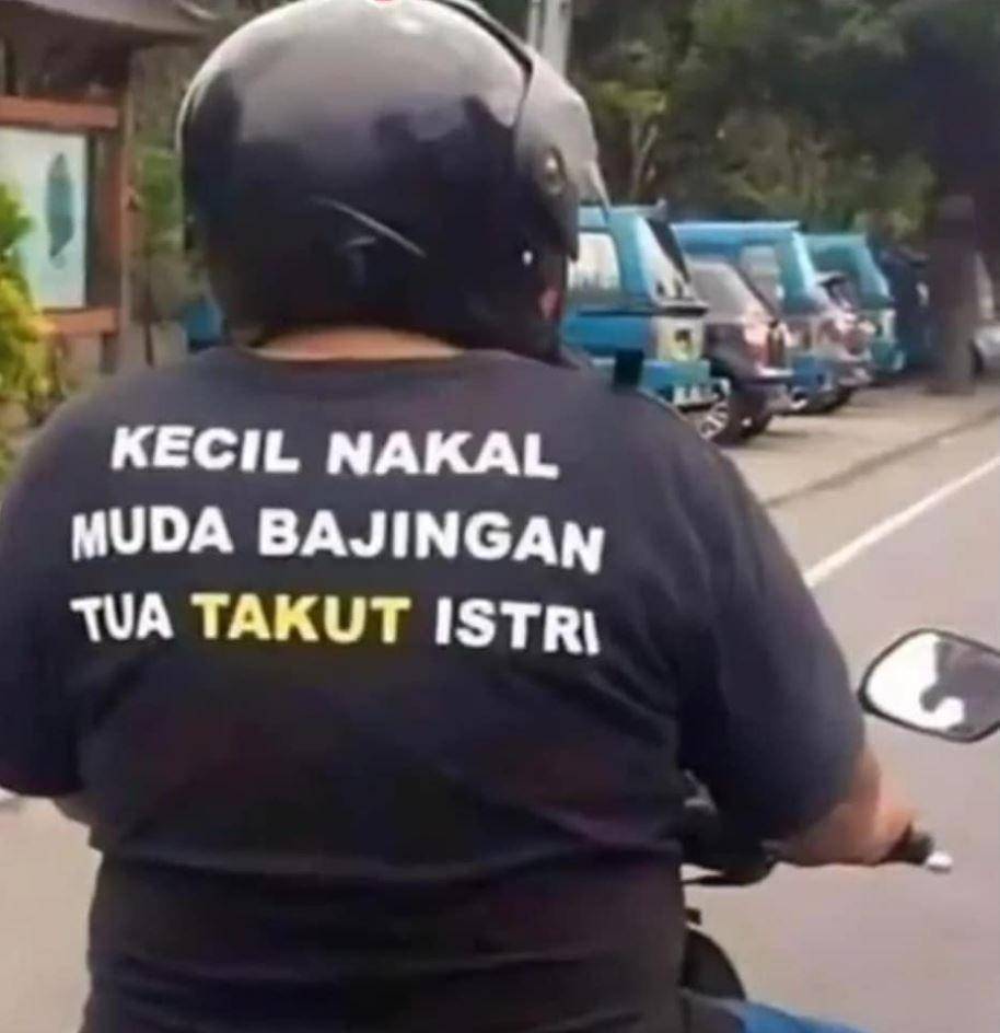 tulisan kaus suami takut istri (facebook.com/luh.pradnyawati.79)