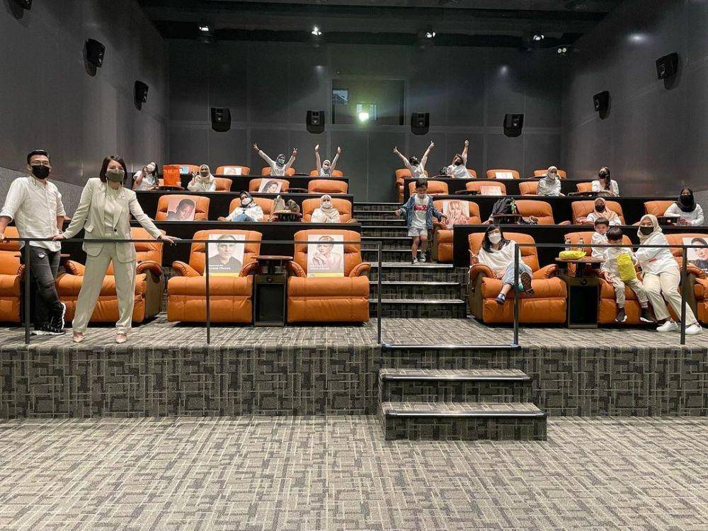 Sewa bioskop (instagram.com/tya_ariestya)