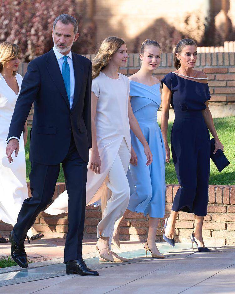 potret Princess Leonor, Princess Sofia, Raja Felipe VI dan Ratu Letizia (instagram.com/josegegundez)