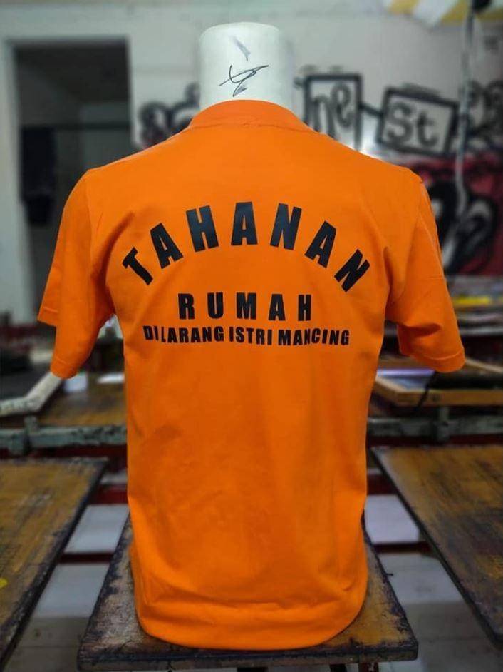 tulisan kaus suami takut istri (facebook.com/aini.wiradinata)