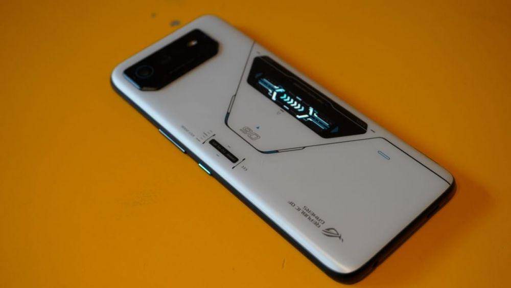 potret Asus ROG Phone 6 Pro (gaminghybrid.com)