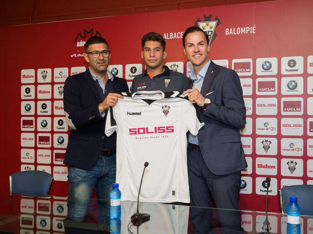 potret Mathías Olivera (lacerca.com)