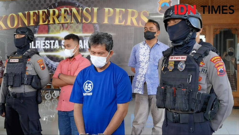 Tersangka pencabulan Direktur PDAM Solo inisal TAS. (IDN Times / Larasati Rey)