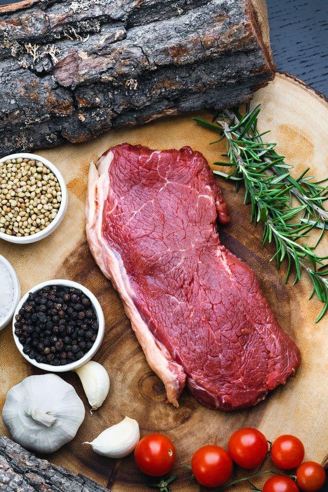 ilustrasi daging sapi (unsplash.com/@shootdelicious)