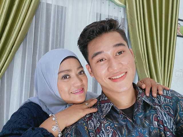 Kado Spesial untuk Ulang Tahun Mama, 5 Fakta Lagu 'Ibu' Defri Juliant