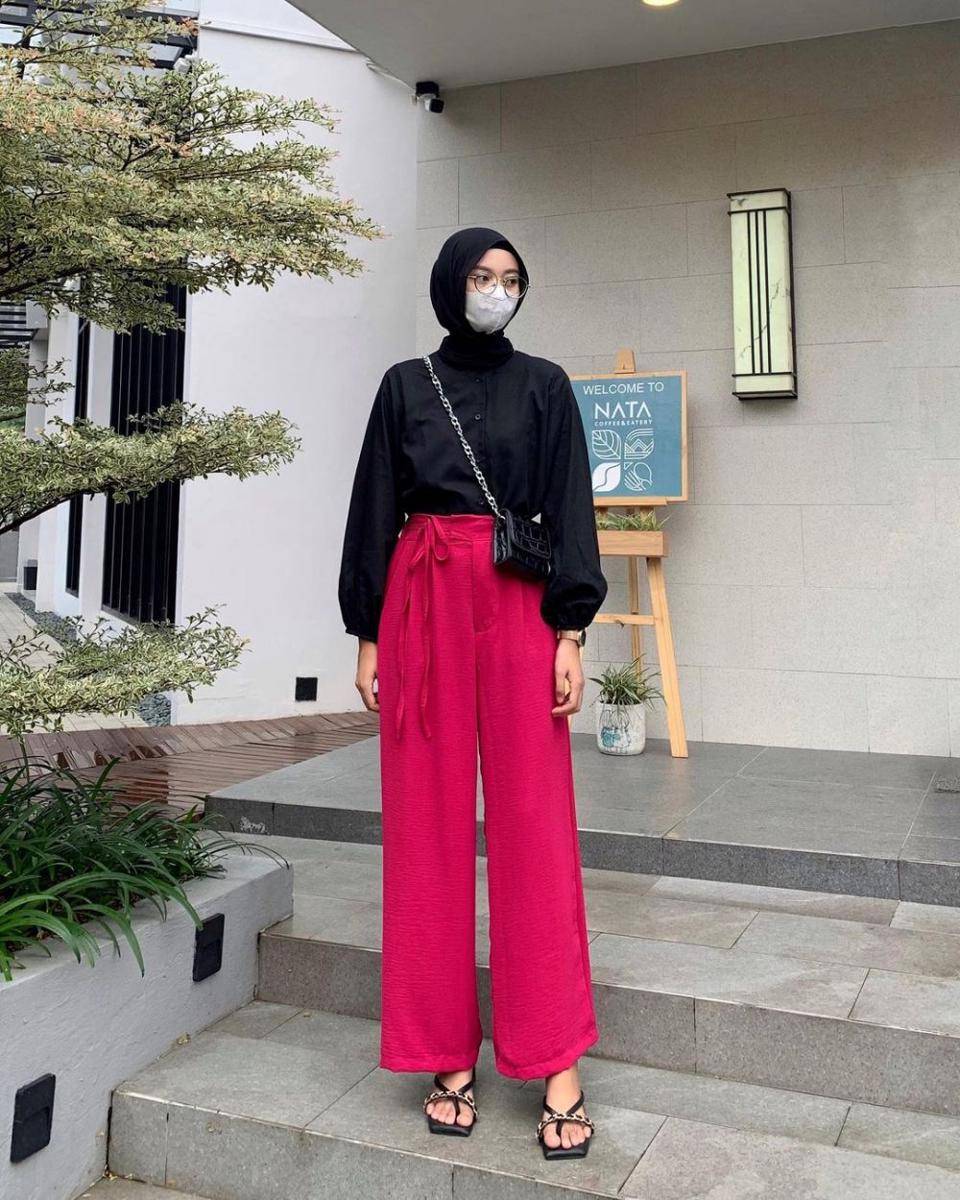 ide OOTD dengan warna fuchsia (instagram.com/lutvy_putri)