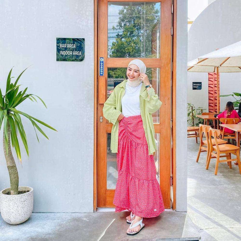 ide OOTD dengan warna fuchsia (instagram.com/luludheaz)