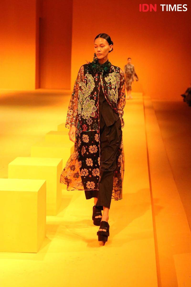 Fashion show koleksi BIYAN Spring/Summer 2023. 11 Juli 2022. (IDN Times/Justin Amudra Patmadiwiria)