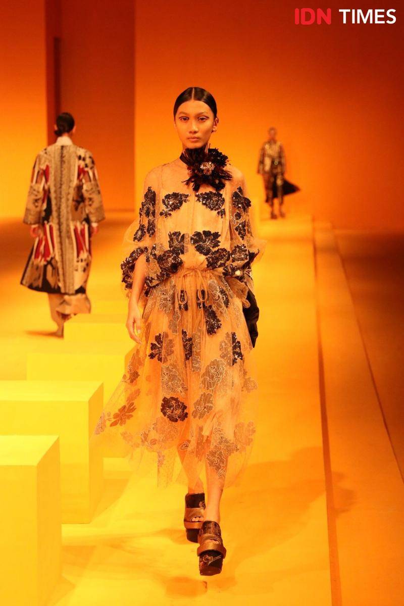 Fashion show koleksi BIYAN Spring/Summer 2023. 11 Juli 2022. (IDN Times/Justin Amudra Patmadiwiria)