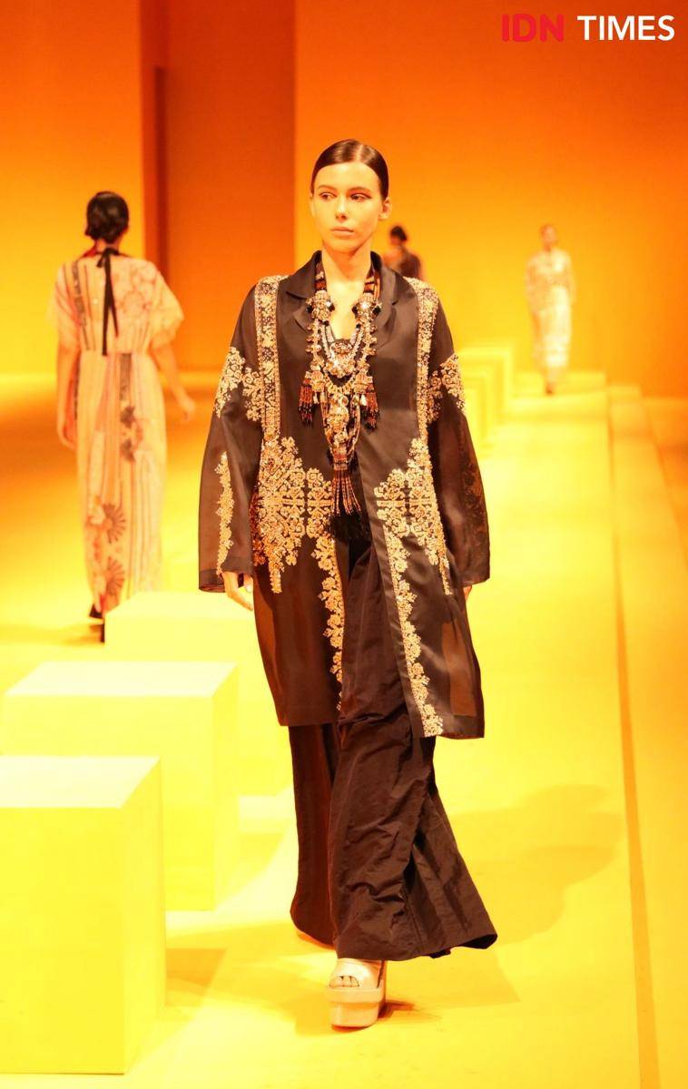 Fashion show koleksi BIYAN Spring/Summer 2023. 11 Juli 2022. (IDN Times/Justin Amudra Patmadiwiria)