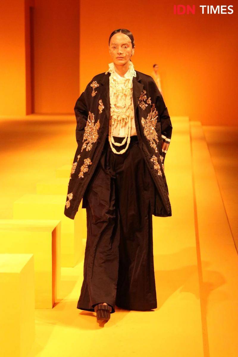 Fashion show koleksi BIYAN Spring/Summer 2023. 11 Juli 2022. (IDN Times/Justin Amudra Patmadiwiria)