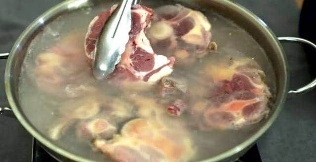 ilustrasi merebus buntut sapi (youtube.com/Menu CampurSari)