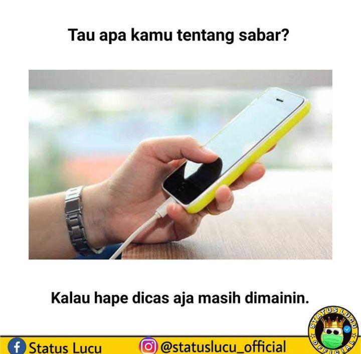 meme momen apes saat nge-charge HP (instagram.com/statuslucu_official)