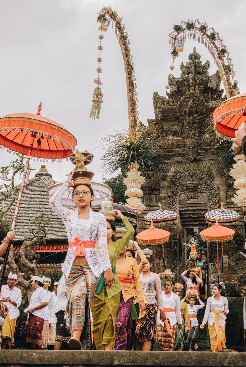 Ilustrasi pura di Bali (unsplash.com/rubenhutabarat)