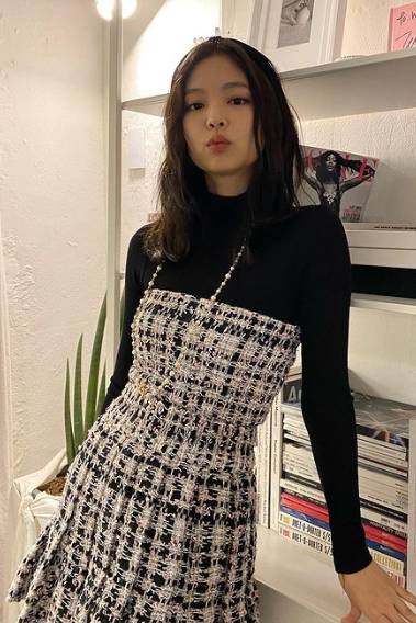 Jennie BLACKPINK (https://www.instagram.com/jennierubyjane/)