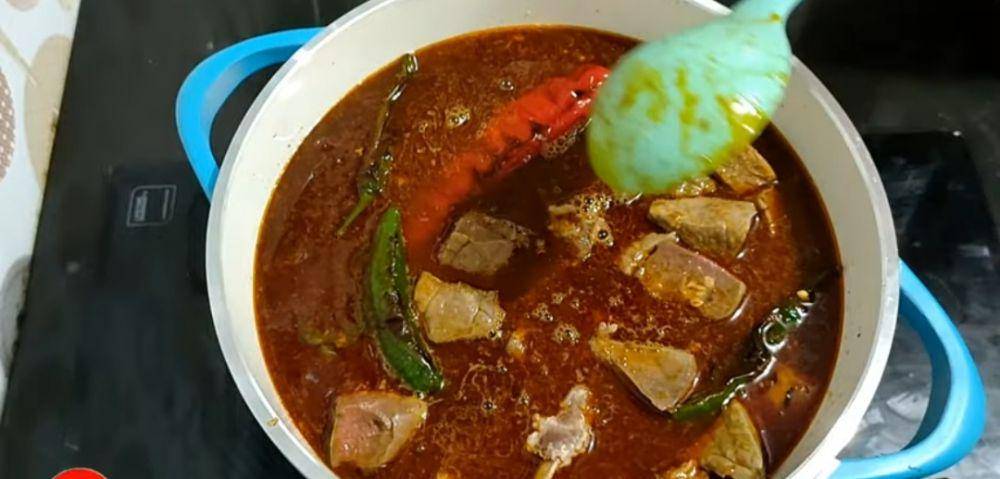 Ilustrasi memasak pindang daging sapi kluwek (https://www.youtube.com/Dapur Dee)