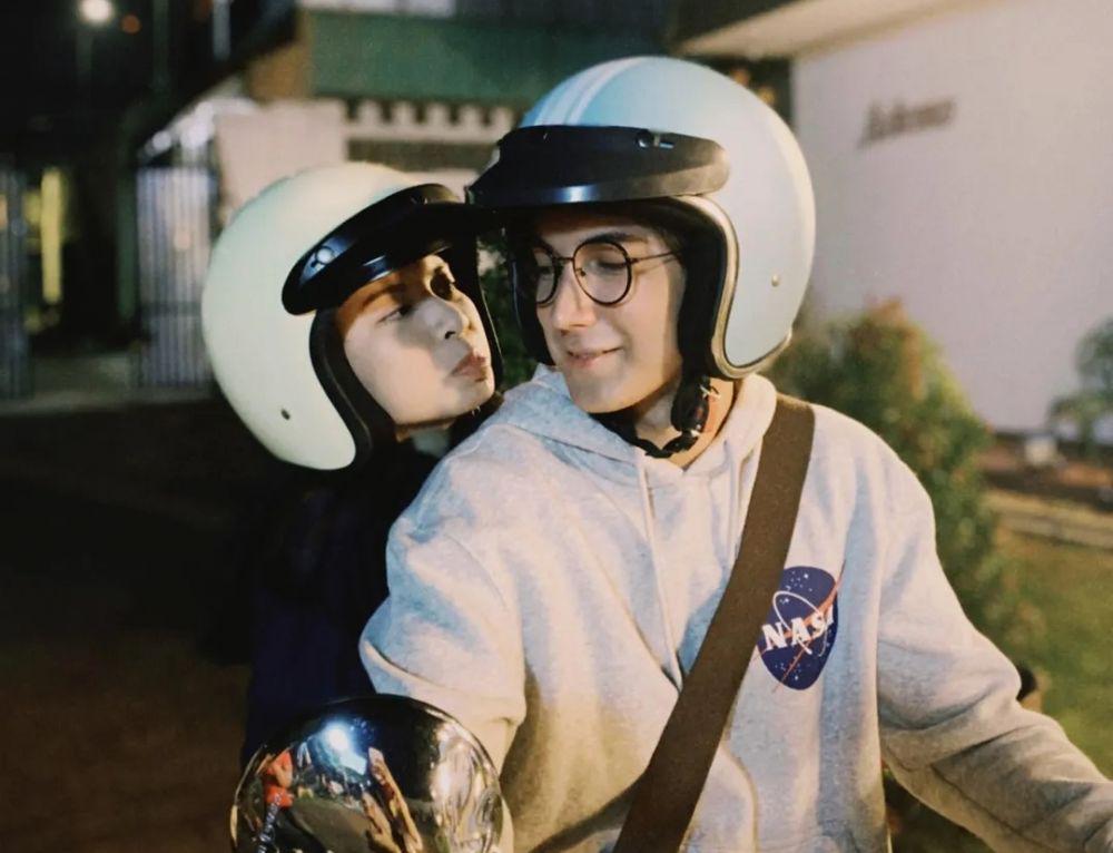 Hanggini bersama Junior Roberts (instagram.com/hanggini)