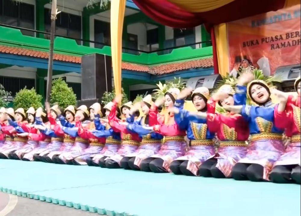 Tari Saman (youtube.com/Wari Studio)